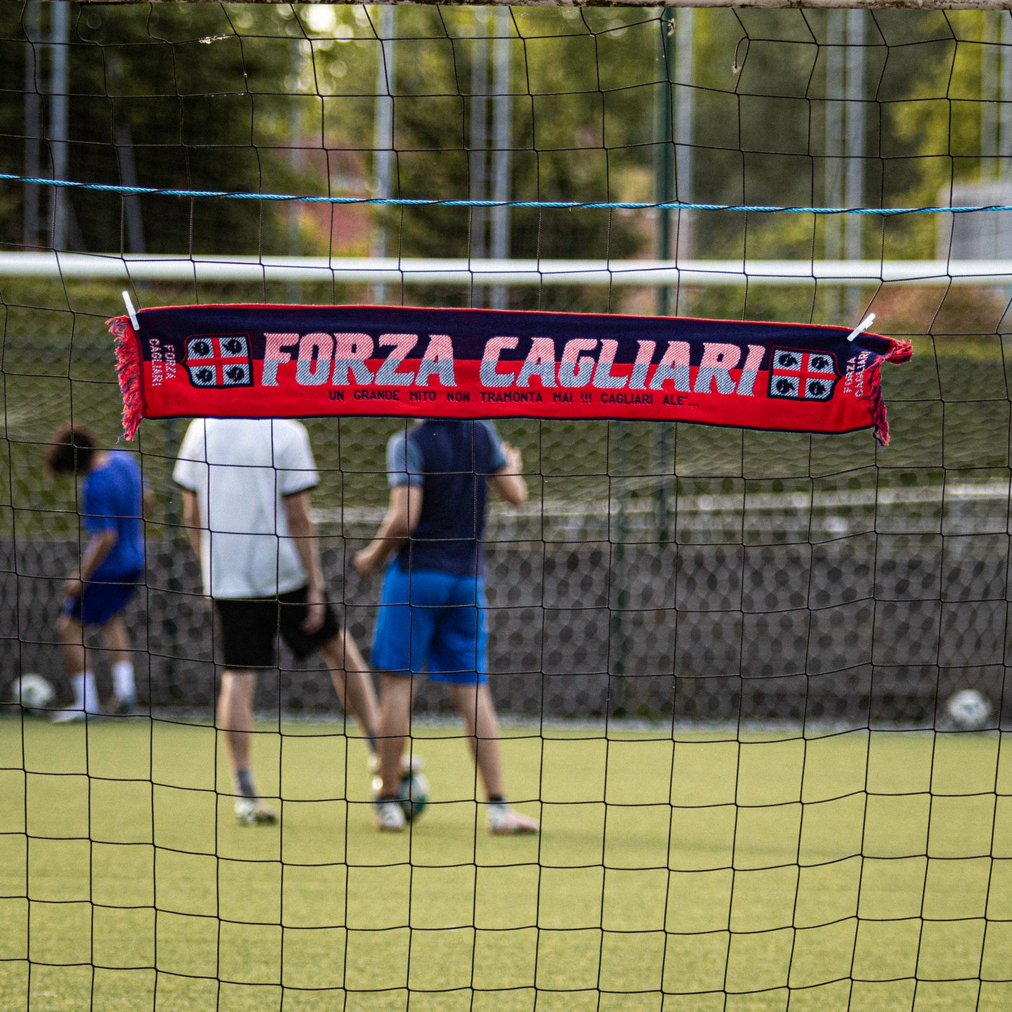 Écharpe d'occasion de Cagliari "Forza Cagliari".
