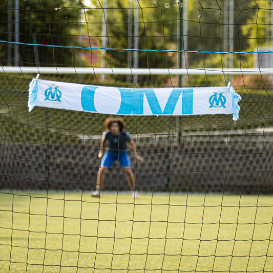 Écharpe d'occasion de l'Olympique de Marseille "OM".