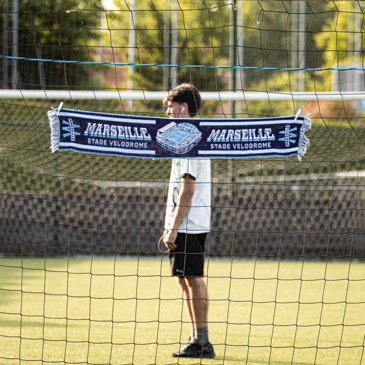 Écharpe d'occasion de l'Olympique de Marseille "Marseille Stade Vélodrome".