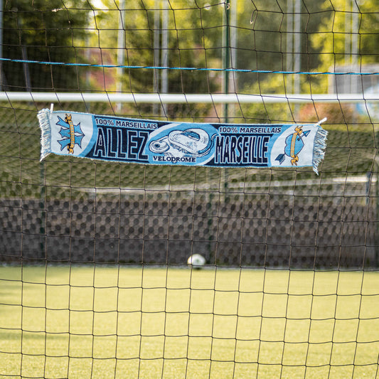 Écharpe d'occasion de l'Olympique de Marseille "Allez Marseille - 100% Marseillais".
