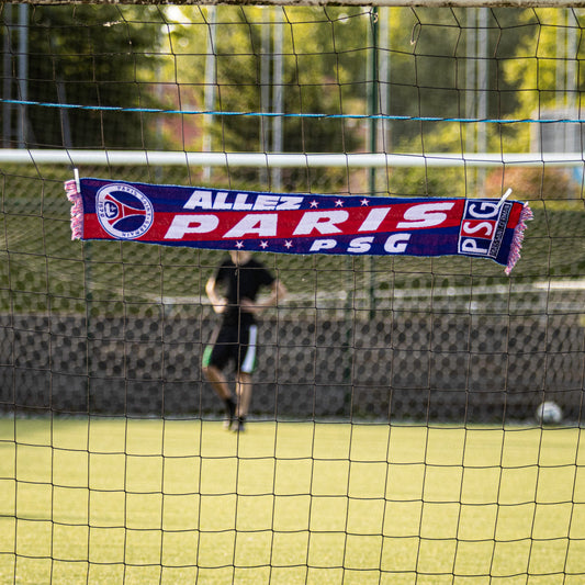Écharpe d'occasion du Paris Saint Germain "Allez Paris PSG".